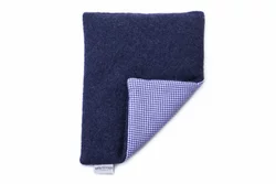 HERZZUCKER Kirschkernkissen 26x21cm Karo/Wollwalk blau