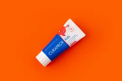 Curaprox kids Kinderzahnpasta Erdbeere ohne Fluorid