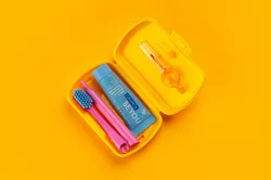 Curaprox Travel Set gelb