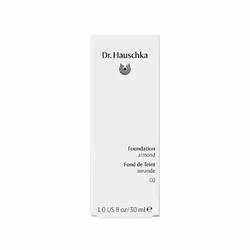 Dr. Hauschka Foundation 02 almond